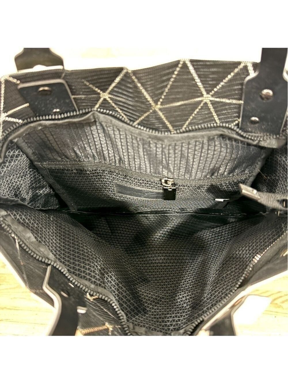 Shoulder bag - Picture 3 of 3